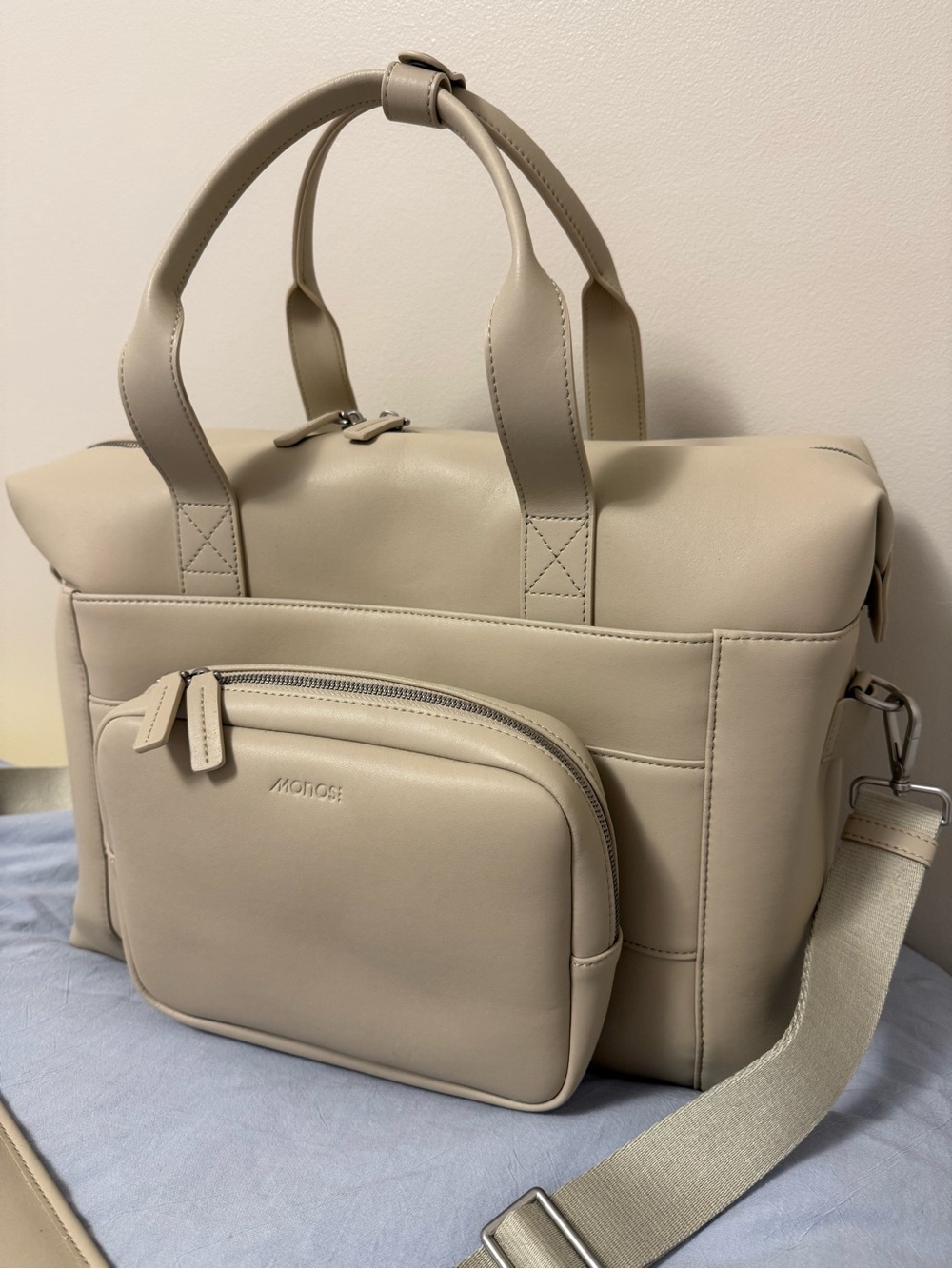 NWOT Monos Metro Duffel with Metro Classic Kit in Beige Vegan Leather